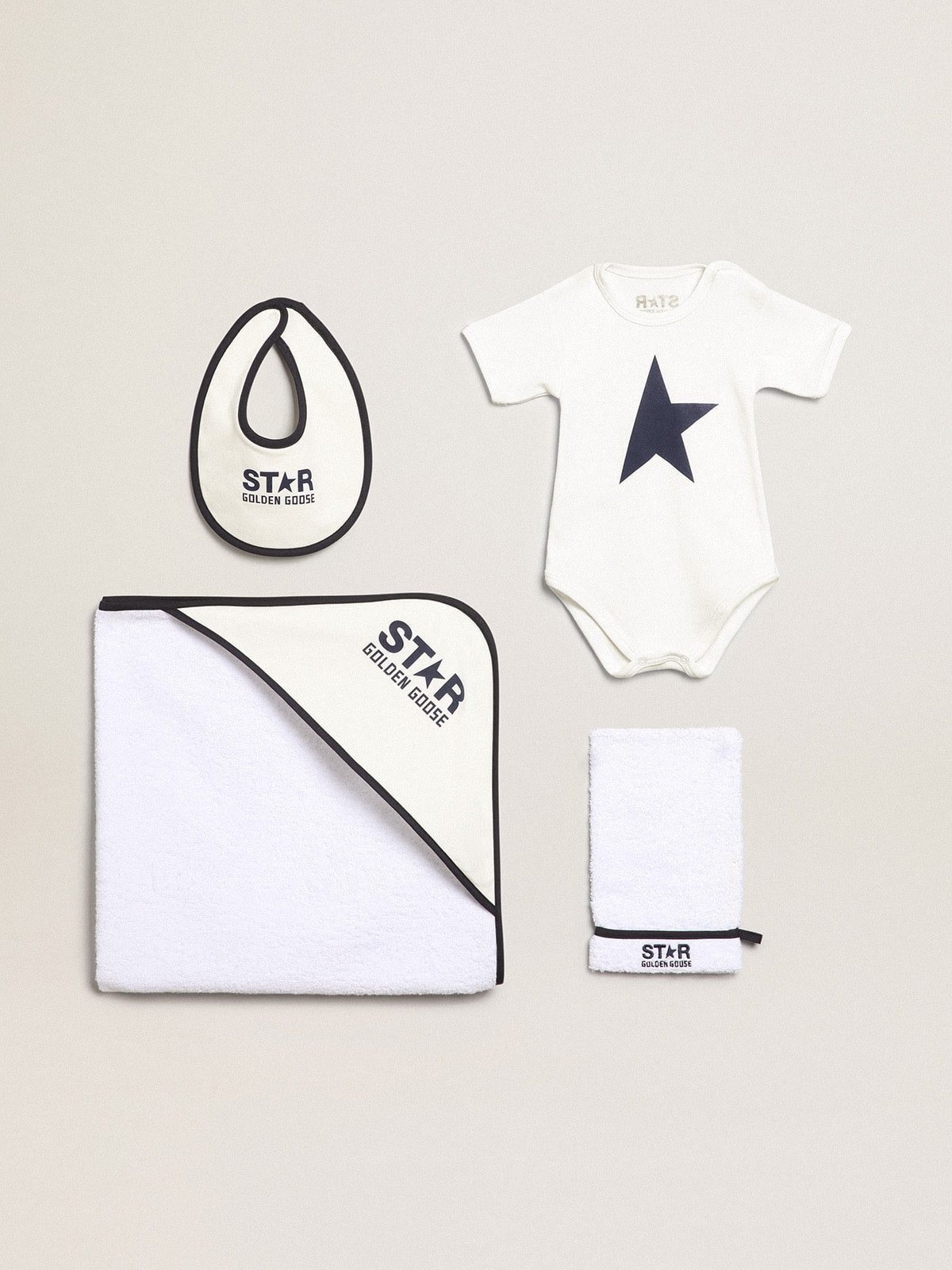 Gift set in white with blue logo| Golden Goose