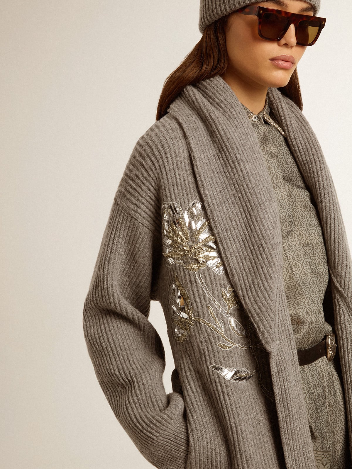 Women's cardigan in gray melange wool with embroidery on the front