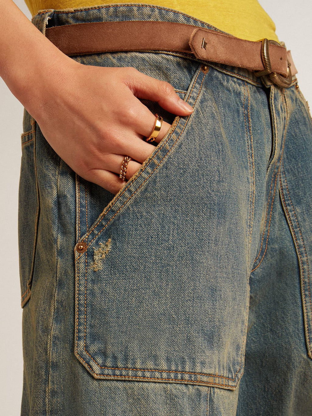 Ring in antique gold color with regular links| Golden Goose