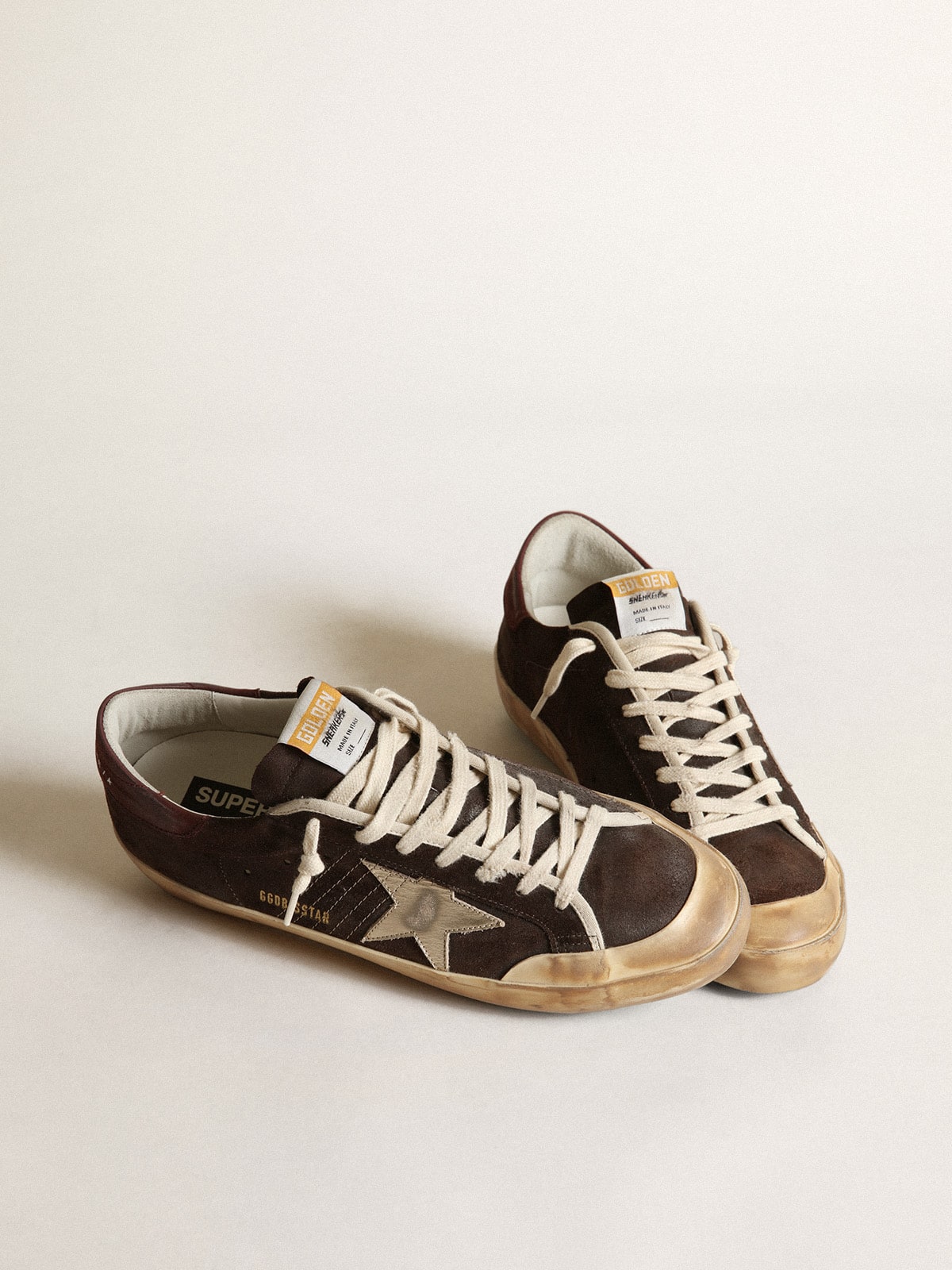 Super-Star Penstar in brown suede with a platinum star| Golden Goose